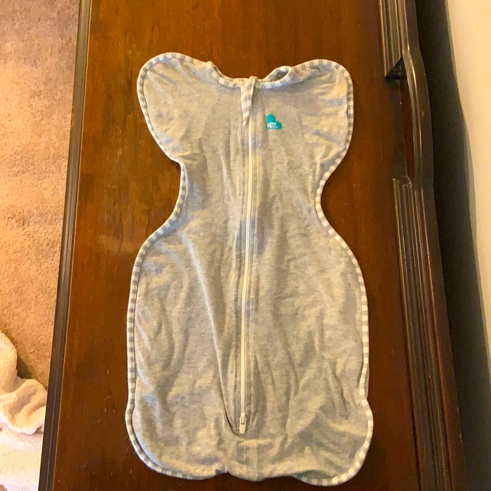 Swaddle up-love to dream swaddle. Size small.